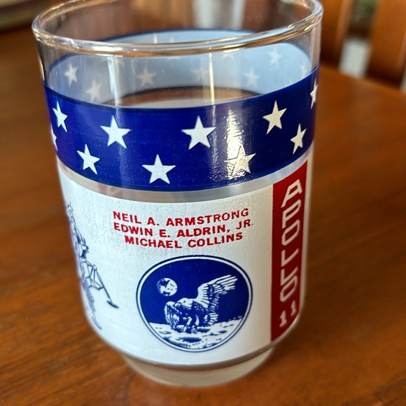 Apollo 11 collectible glass. - Picture 2 of 4